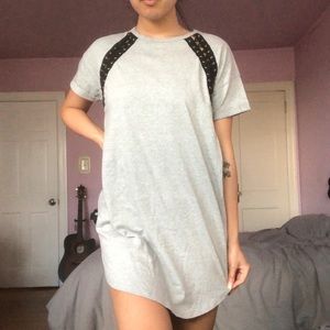 (NWOT) Grey T-Shirt Dress 🦋🦋